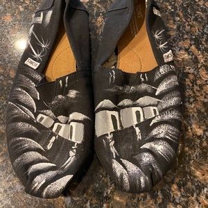 Hand Painted Toms Sz 11